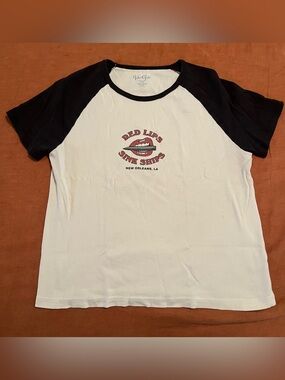 Brandy Melville White Raglan Tee with Black Sleeves and Red Lip Graphic